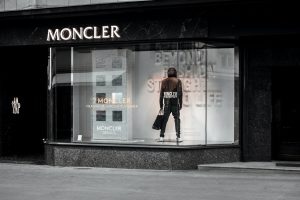 モンクレールのおすすめ買取店と少しでも高額査定につなげるコツについて